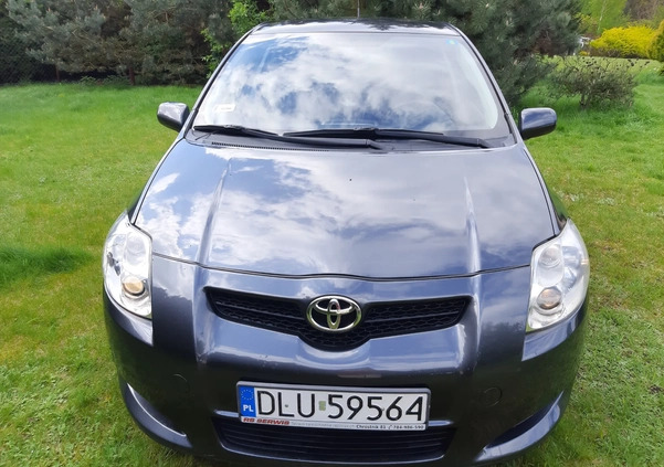 Toyota Auris cena 28800 przebieg: 137800, rok produkcji 2010 z Wałcz małe 106